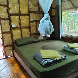 https://dahla-lanta-hut.koh-lantahotels.net