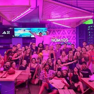  Hostel Nomads