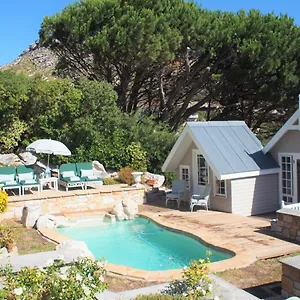 https://fairways-lodge.hotels-capetown.com